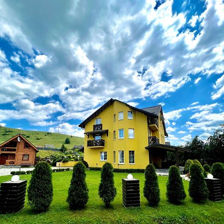 Arnica Hotel Yasinya Luaran gambar