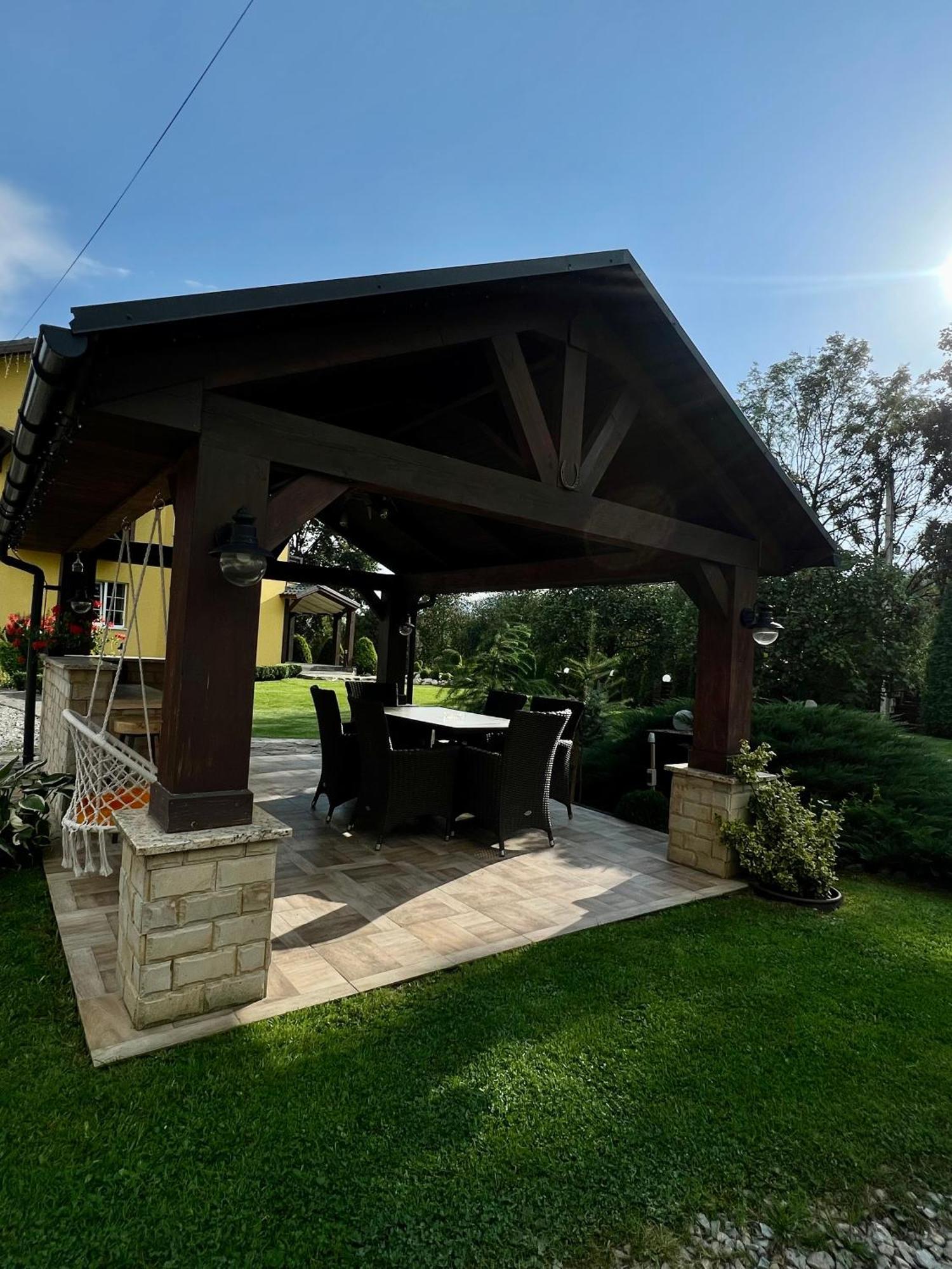 Arnica Hotel Yasinya Luaran gambar