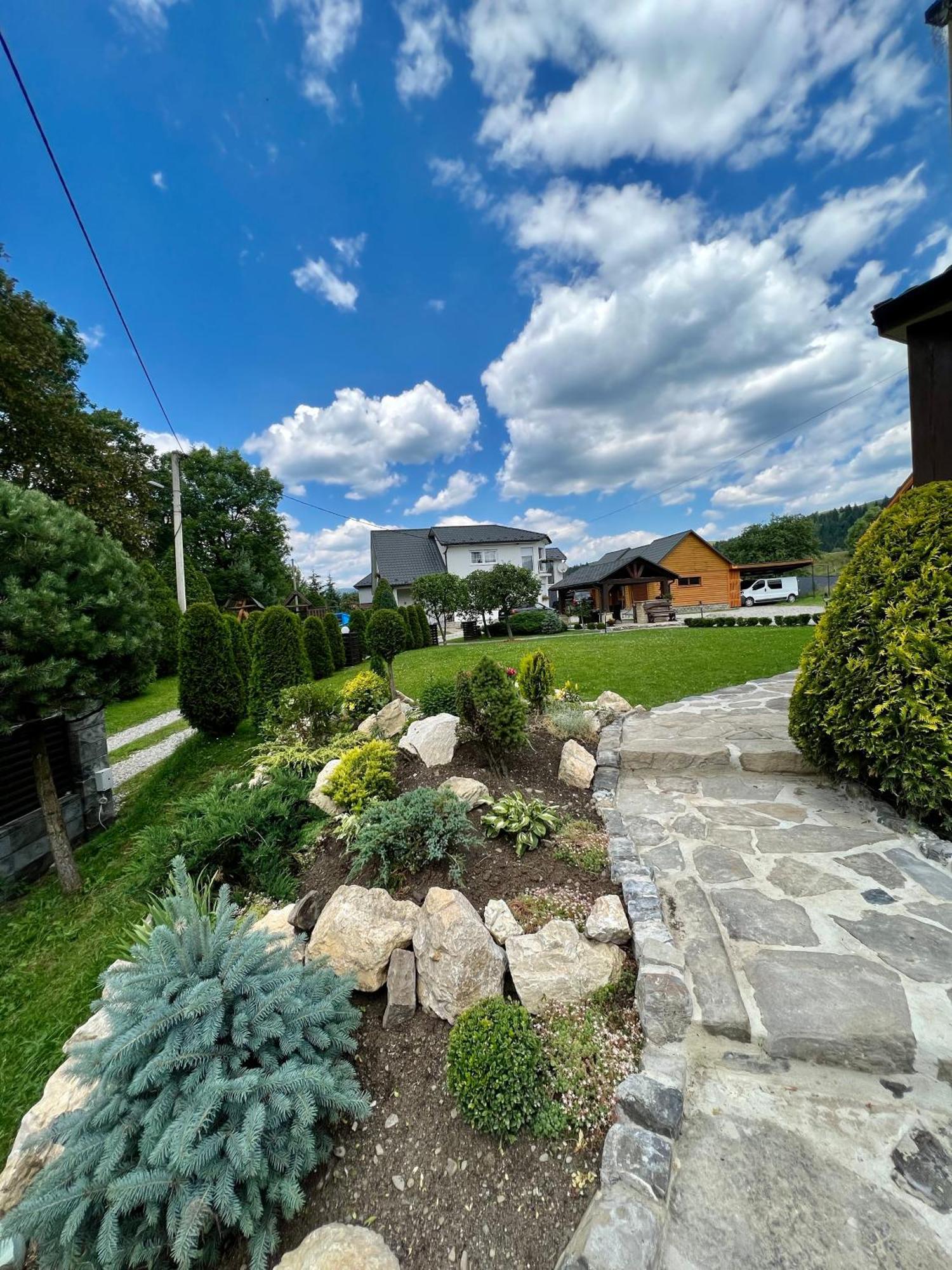 Arnica Hotel Yasinya Luaran gambar