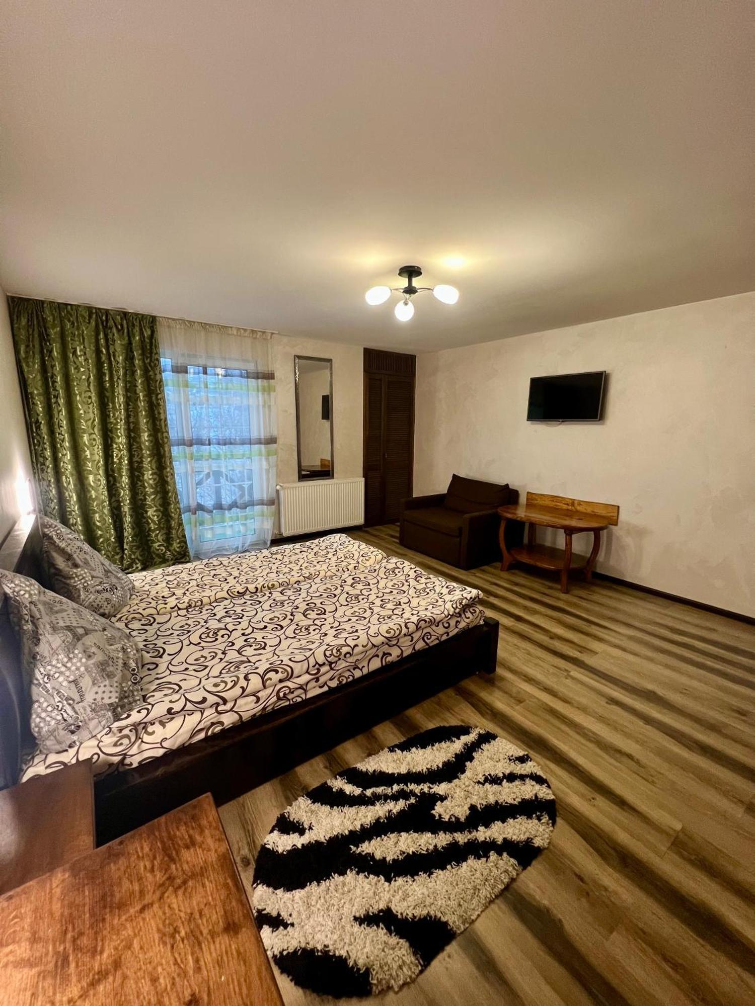 Arnica Hotel Yasinya Luaran gambar