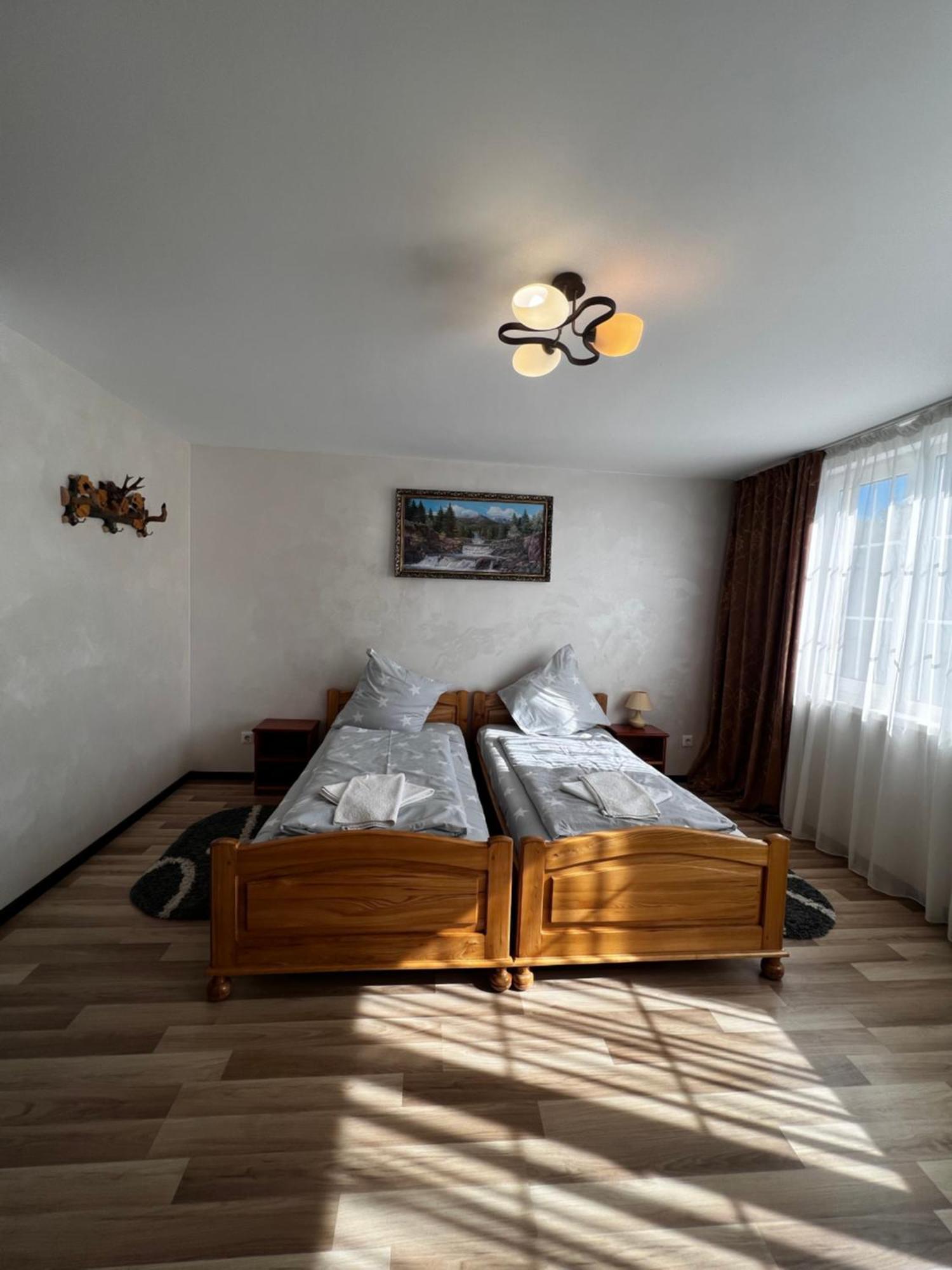 Arnica Hotel Yasinya Luaran gambar