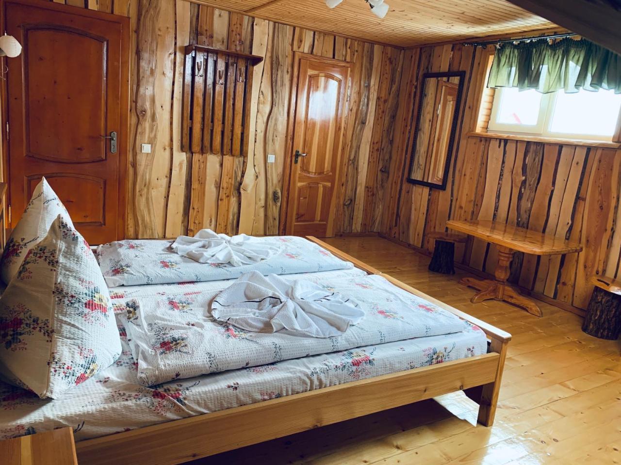 Arnica Hotel Yasinya Luaran gambar