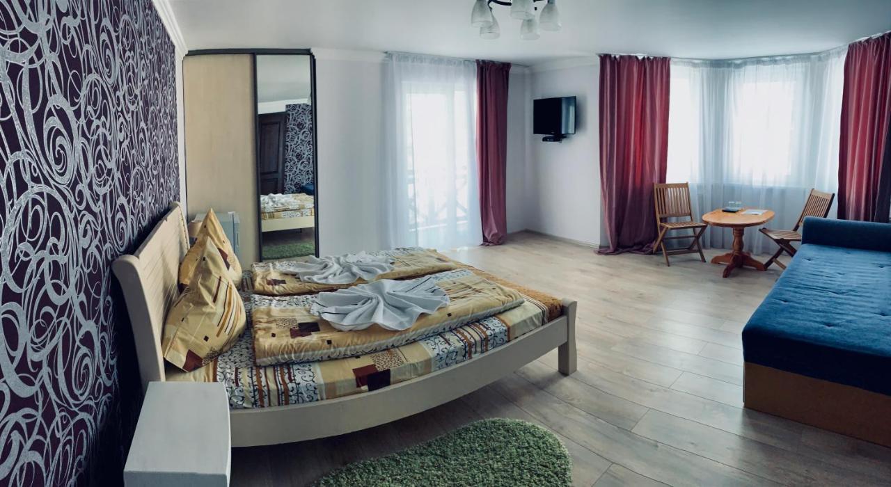Arnica Hotel Yasinya Luaran gambar